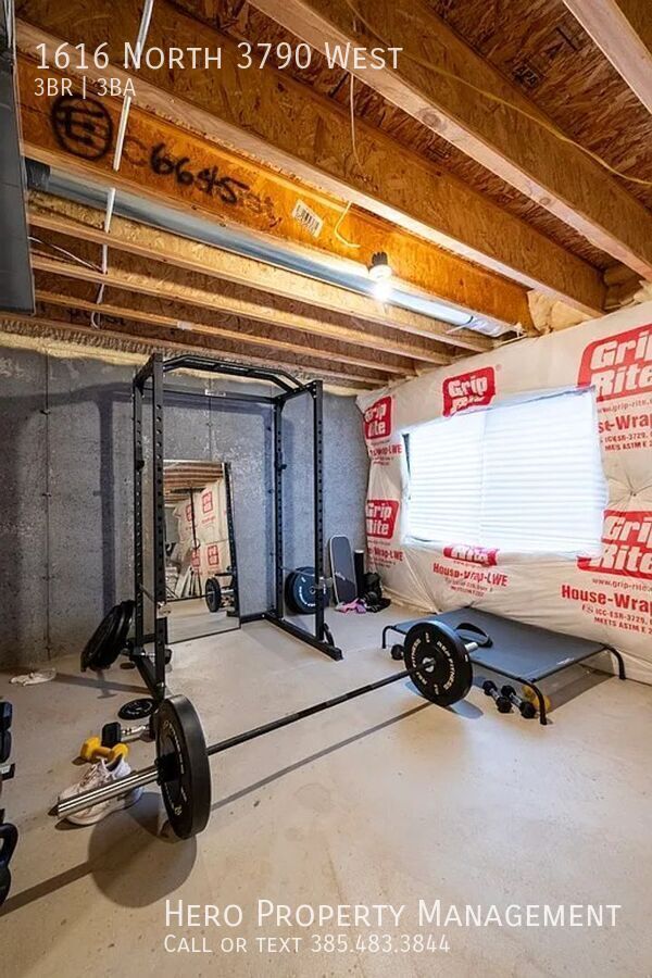 Building Photo - 1616 N 3790 W