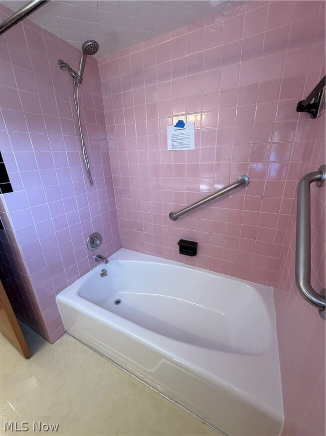 Building Photo - 8615 Chesterton Dr