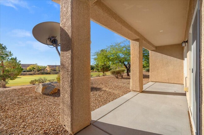 Building Photo - Lovely Home