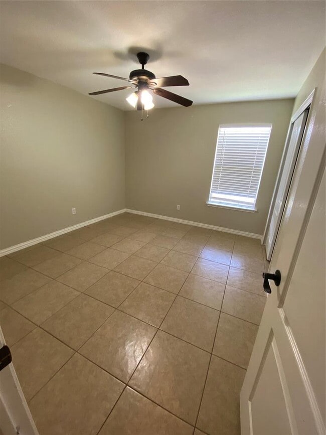 Building Photo - 1404 Terra St