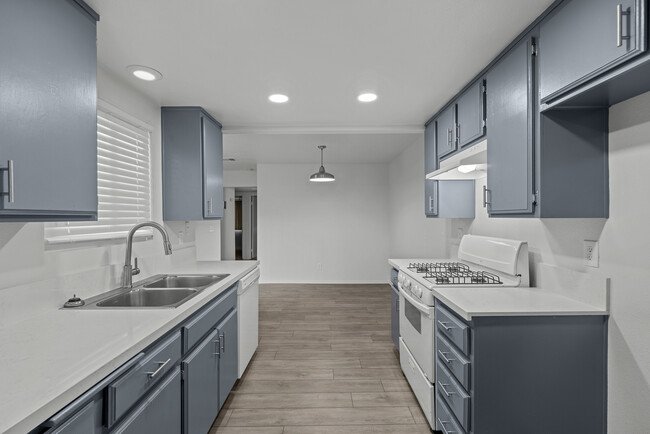 Building Photo - Grove Street Apartments