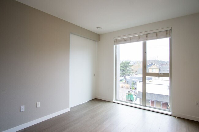 Building Photo - Modern & Sleek 1Bdr w/Floor-to-Ceiling Windows + Pet OK!