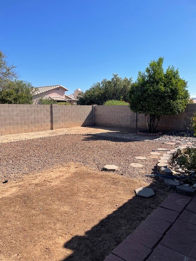 Building Photo - Desirable Home in Arroyo Ridge!