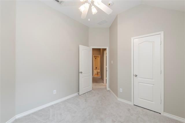 Building Photo - 8626 Davis Dr