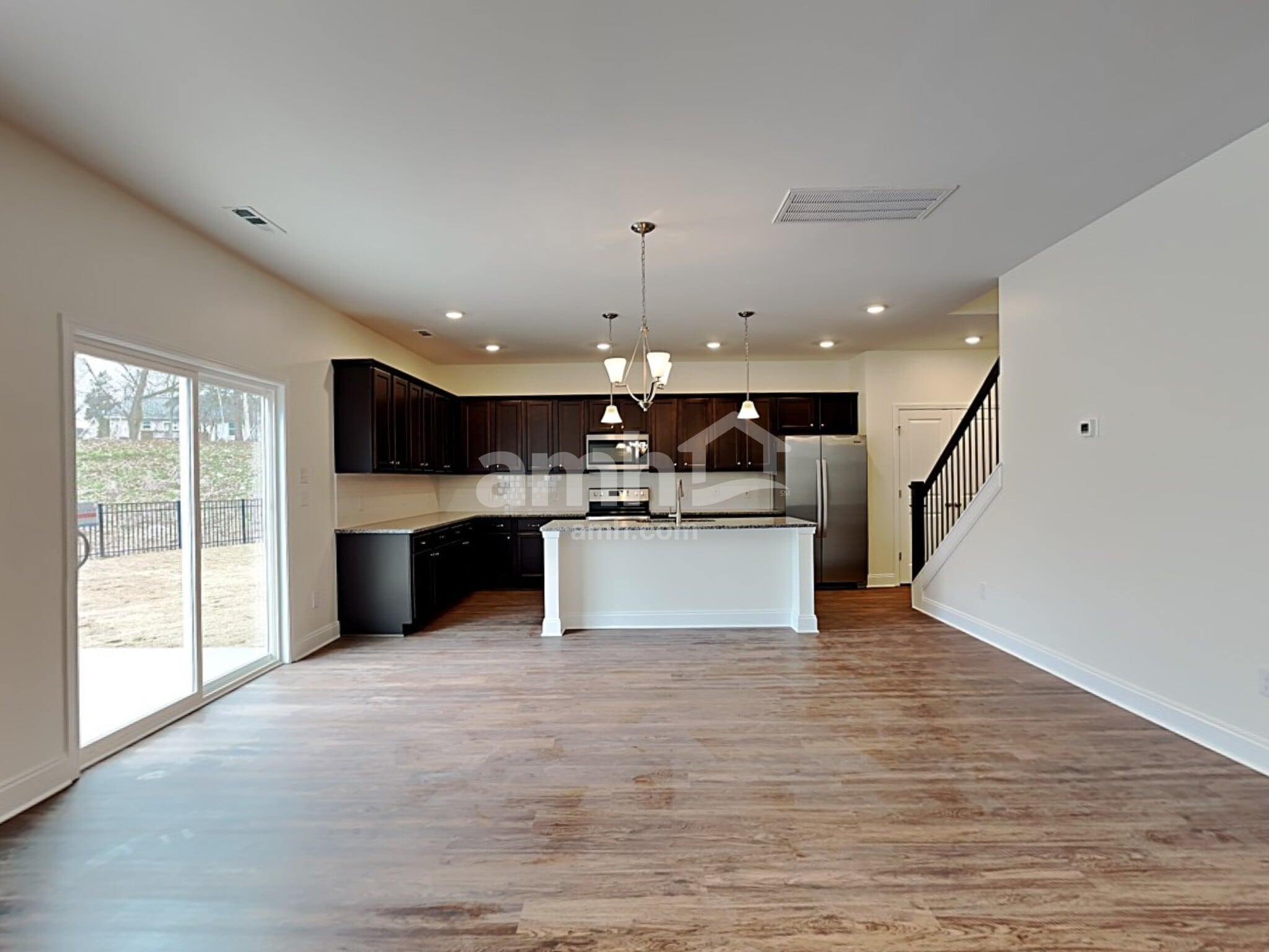 Building Photo - 1364 Lomond Dr