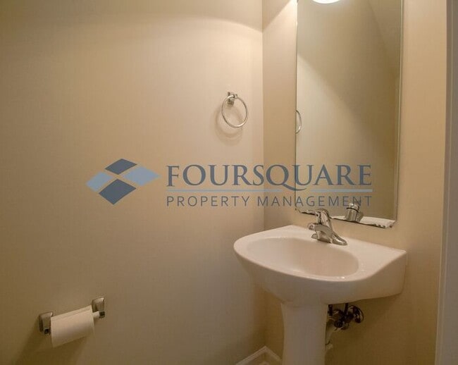 Building Photo - End Unit Townhome | First Floor Master Bed...