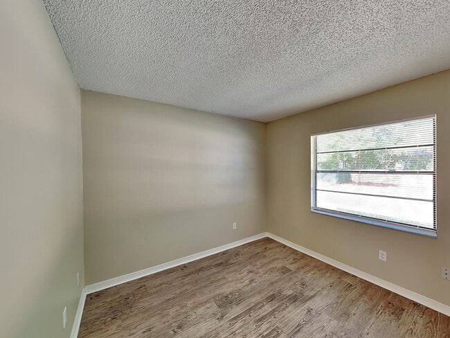 Building Photo - 2041 Nottingdale Ln
