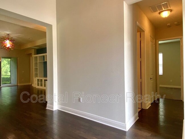 Building Photo - 31134 Spruceberry Ct
