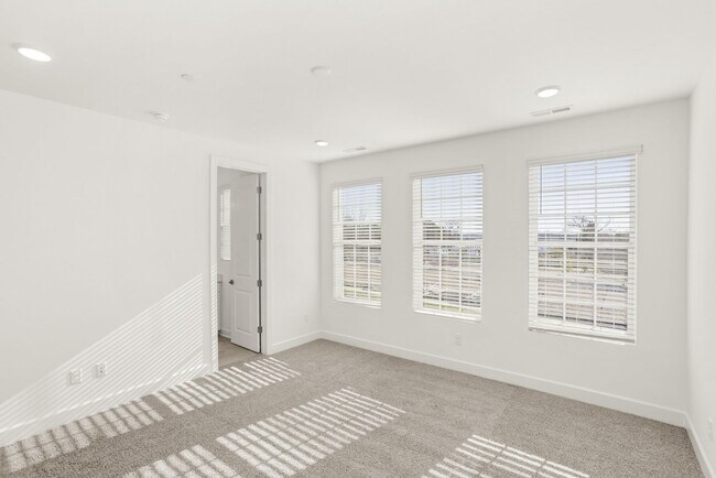 Building Photo - 320 Lynwood Station Blvd