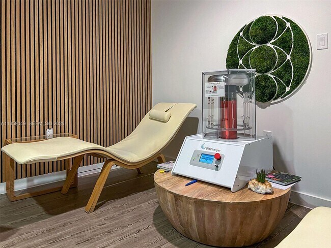 Building Photo - 6899 Collins Ave