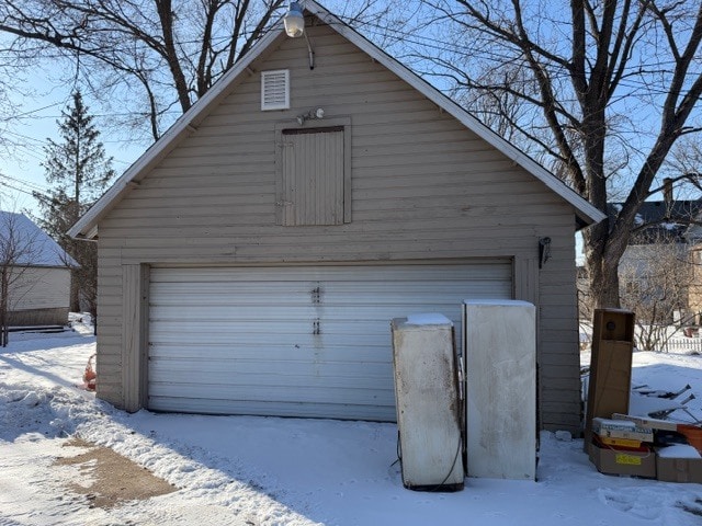 Building Photo - 227 E School St