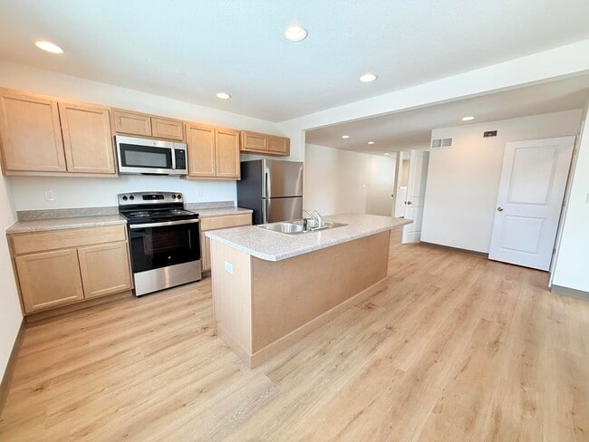 Building Photo - 8125 N Brown Station Rd