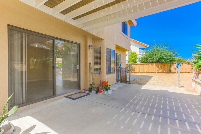 Building Photo - Charming Two Story 3 BR Home Available Mid June!