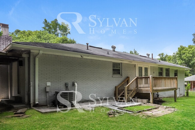 Building Photo - 6111 Thunderwood Rd