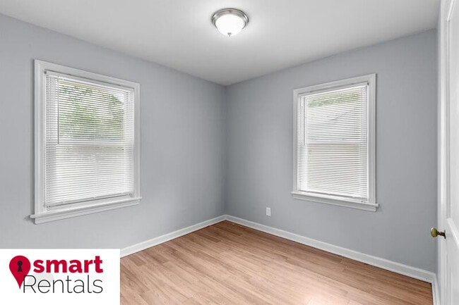 Building Photo - 1210 St Richard Dr