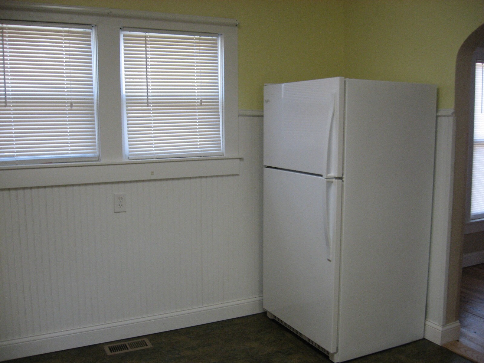 Kitchen - 604 W 3rd Ave