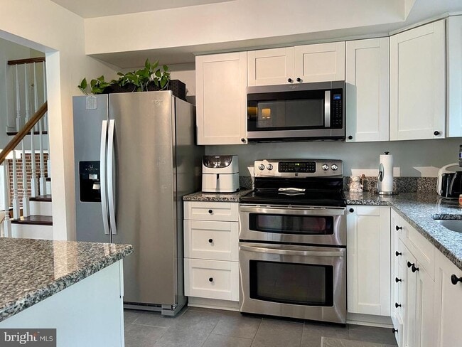 Building Photo - 9808 Forest Grove Dr