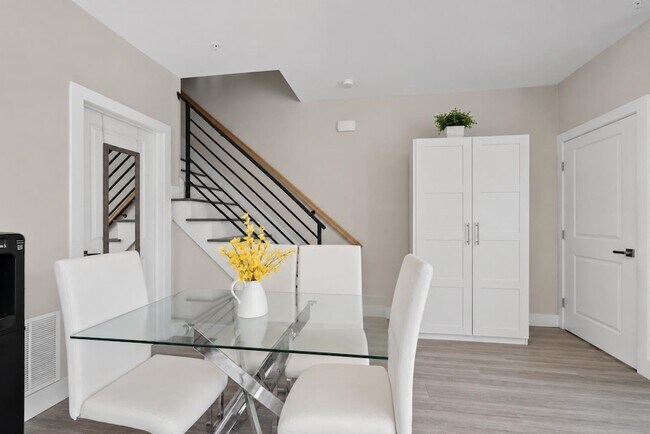 Building Photo - 4805 Aschoff Pl