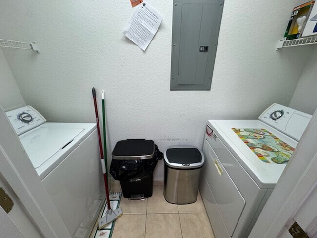 Building Photo - 2 bedroom 2 bathroom Condo In Enclave at C...