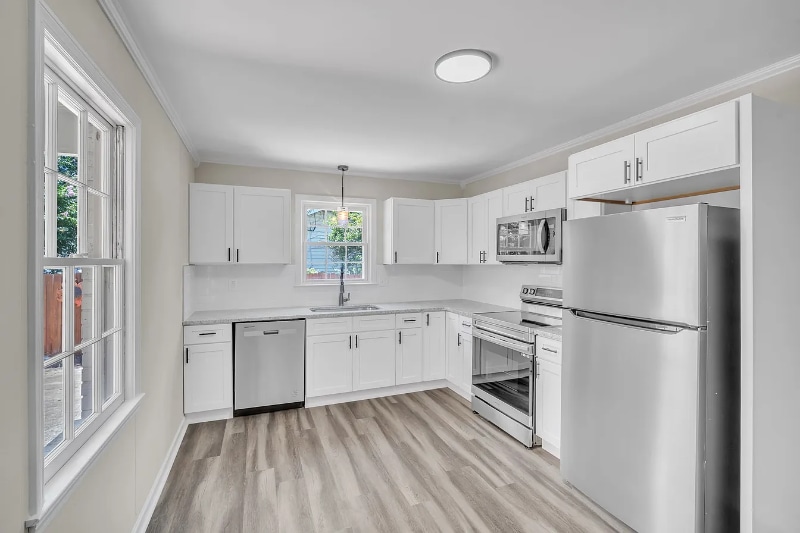 Building Photo - 120 Abbotsford Dr