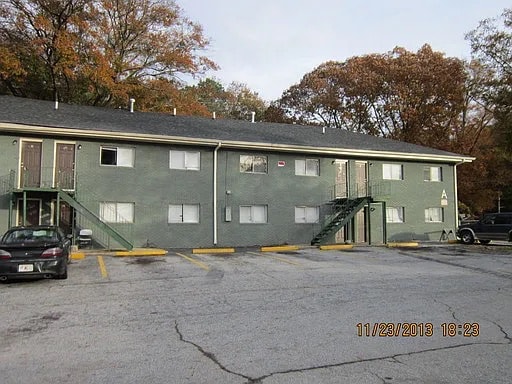 Building Photo - Room in Apartment on Allen Dr