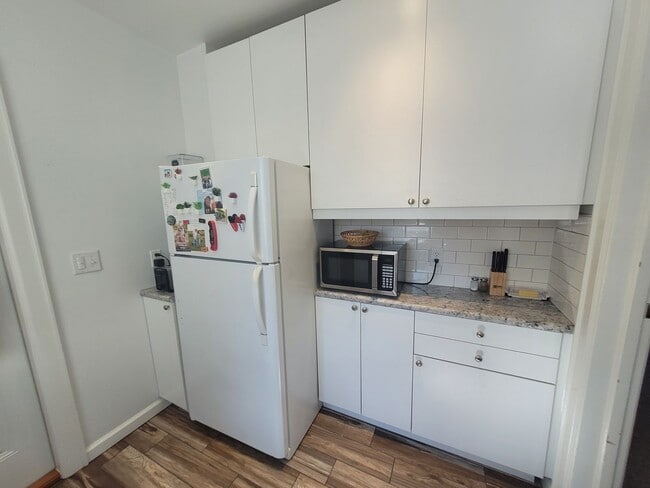 Building Photo - 225/227 Summit Ave