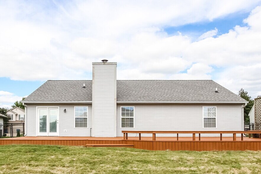 Building Photo - 7737 Blue Willow Dr