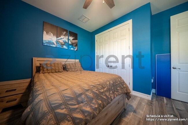 Building Photo - 2626 Corona Ln