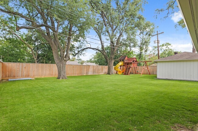 Building Photo - 1707 Imperial Crown Dr