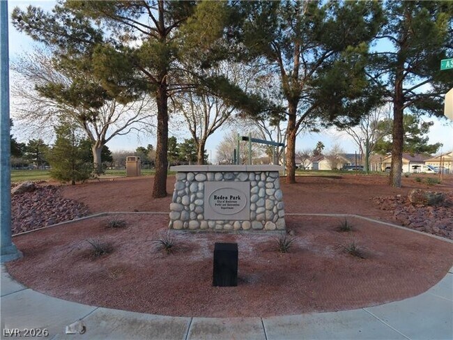 Building Photo - 676 Hitchen Post Dr