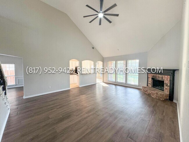 Building Photo - 2221 Overton Dr