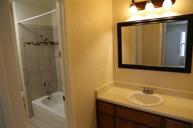 Building Photo - 4 Deerfield Dr