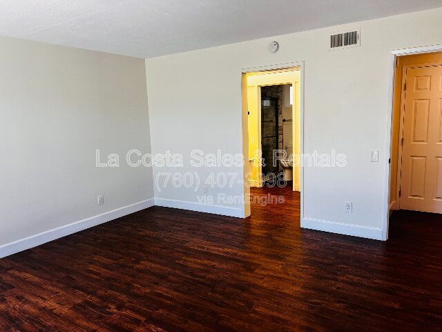 Building Photo - 2204 Plaza De Las Flores Plz