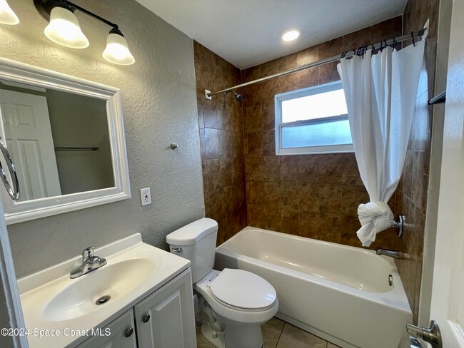 Building Photo - 2684 Pepper Ave