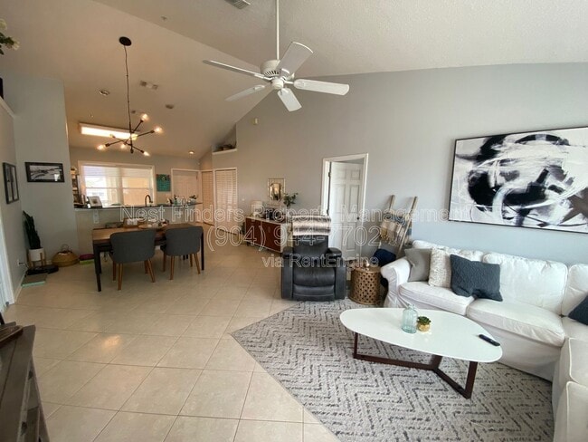 Building Photo - 1412 1st St N