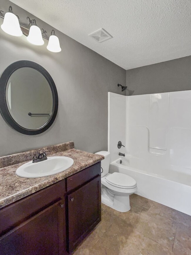 Building Photo - Available August 6th!!! Recently Updated 3...