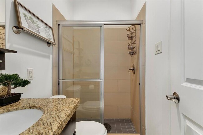 Building Photo - 1841 Radcliffe St