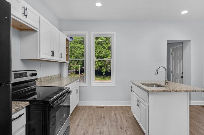 Building Photo - 510 Edgewood St
