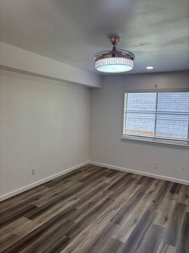 Building Photo - Charming 1BR Condo in Tulsa