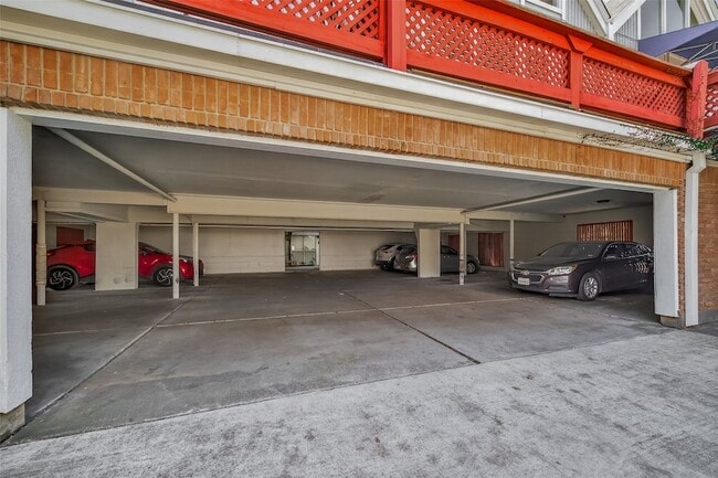 Building Photo - 615 Kipling St