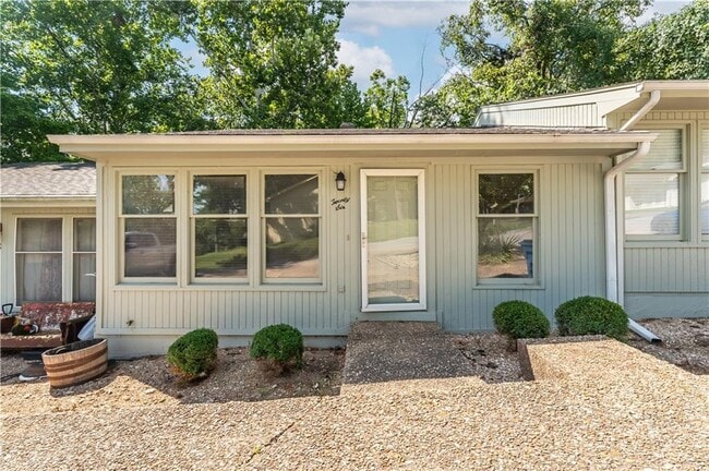 Building Photo - 26 Dogwood Cir