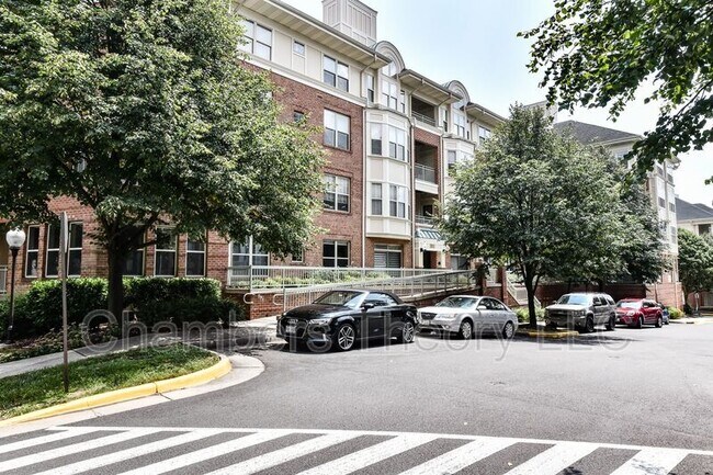 Building Photo - 1851 Stratford Park Pl