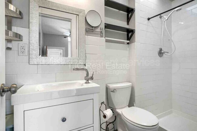 Building Photo - 460 S Lincoln St