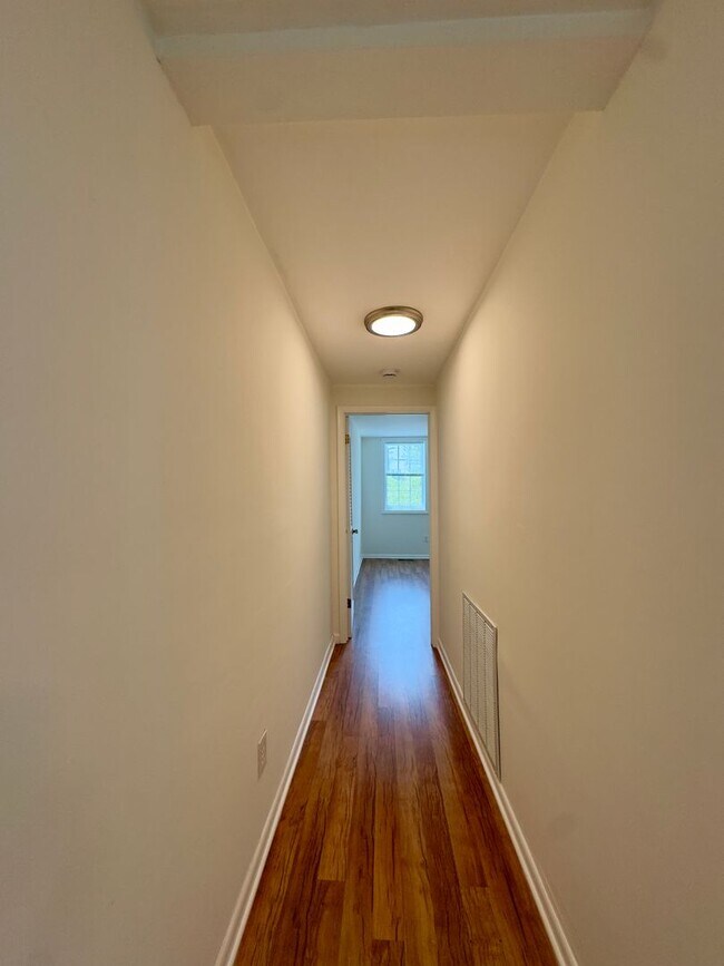 Building Photo - 678 Melvin Dr