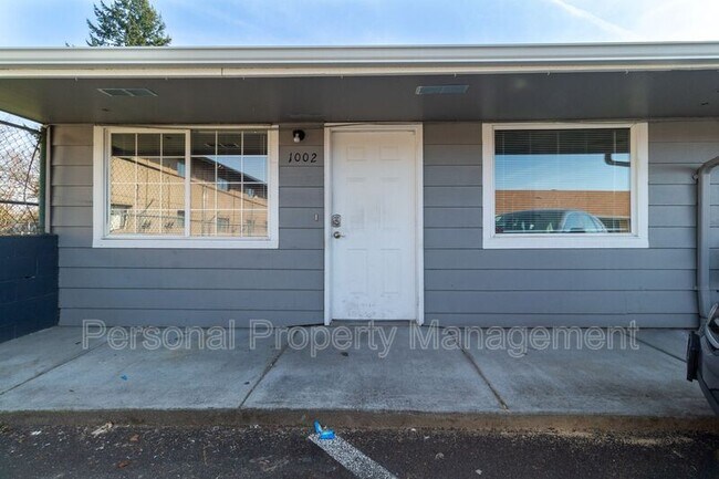 Building Photo - 1002 NE 86th St
