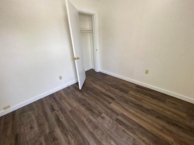 Building Photo - 143 Second St