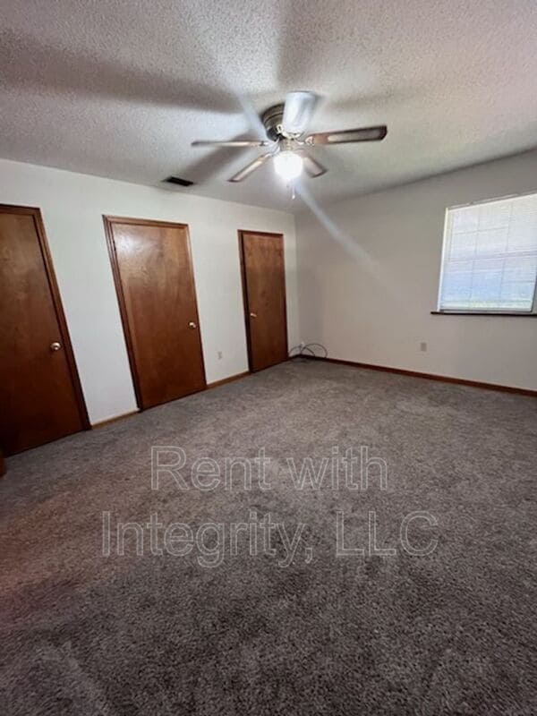 Building Photo - 8787 Louvinia Way