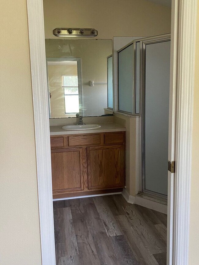Building Photo - 3/2 SFH in Sleepy Hollow/Leesburg