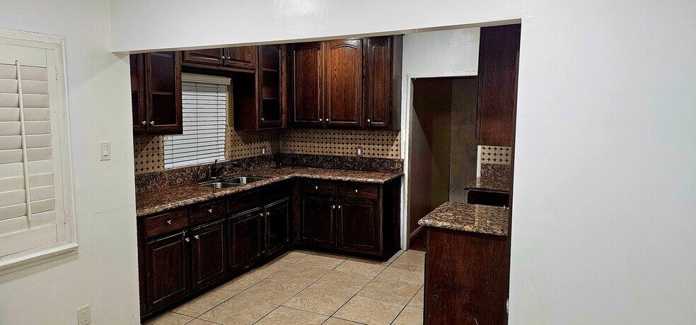 Building Photo - 6459 San Luis St