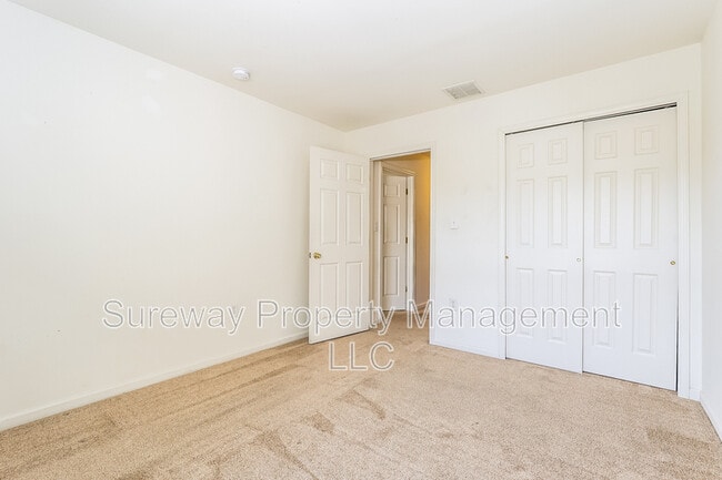 Building Photo - 158 Chancellor Dr